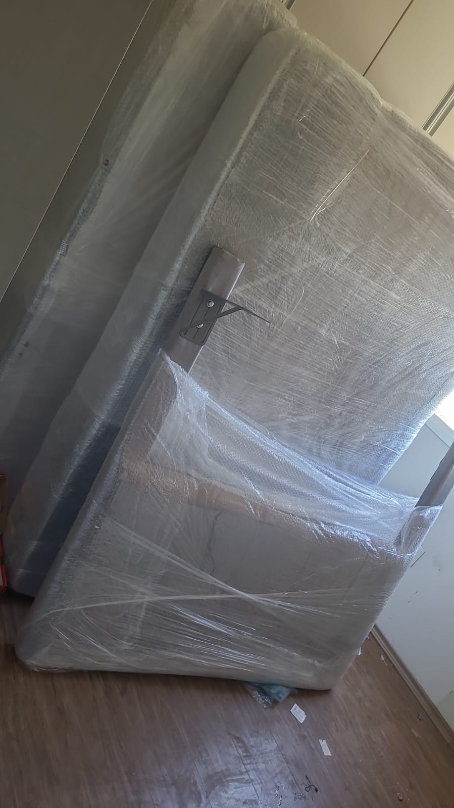 Equipe Forte Mudanças preparando itens para transporte em Belo Horizonte